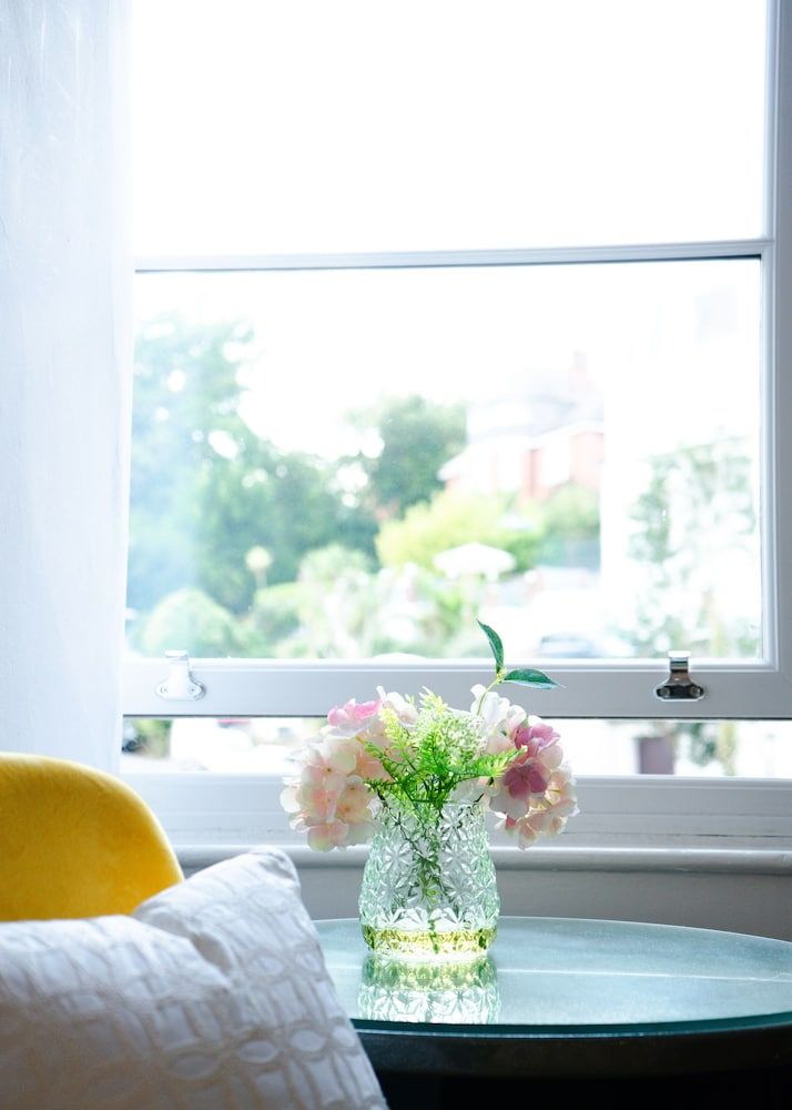 Gresham Court Standard Double Room 6