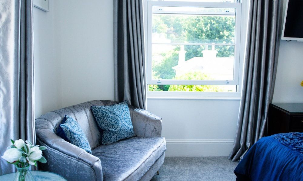 Gresham Court Deluxe Double Room 4