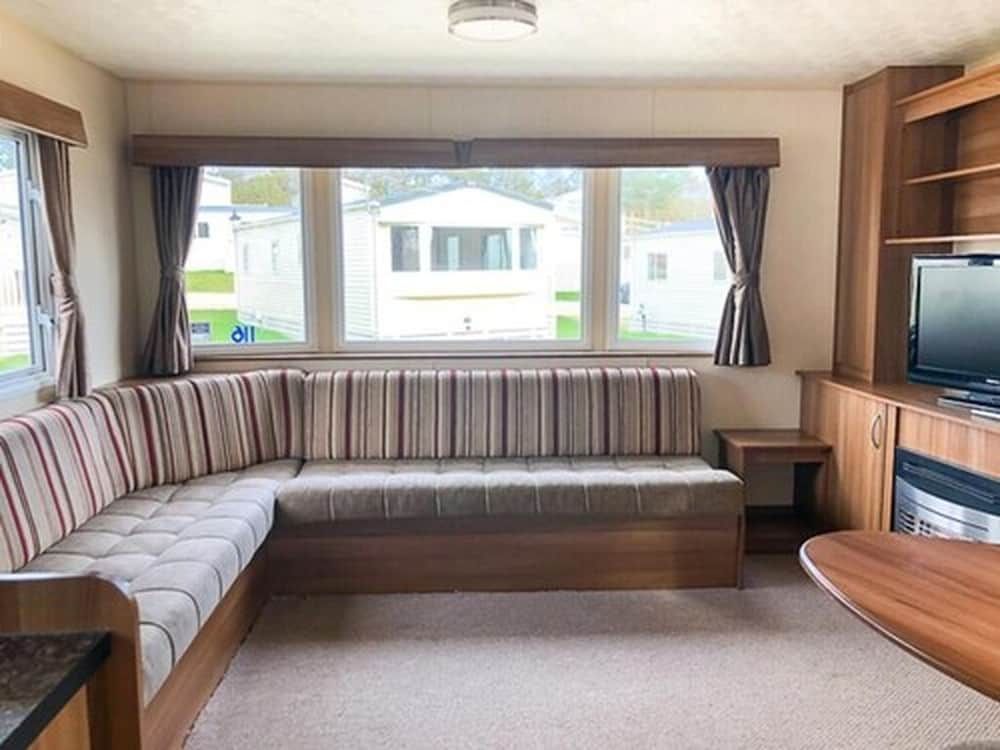 Room, 3 Beds