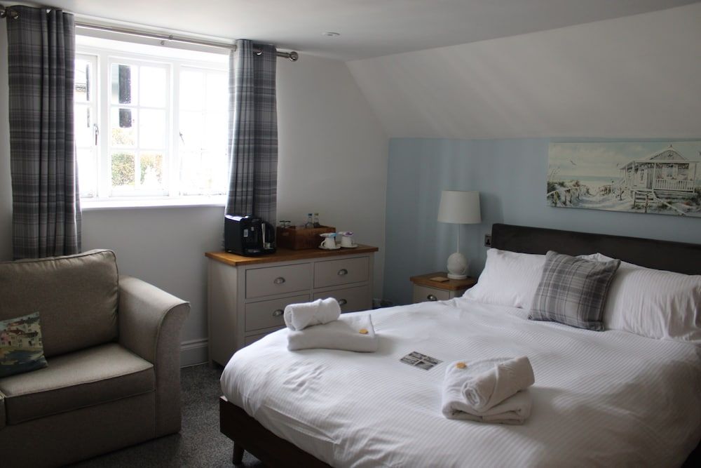 The White Lion Deluxe Suite, Ensuite 3