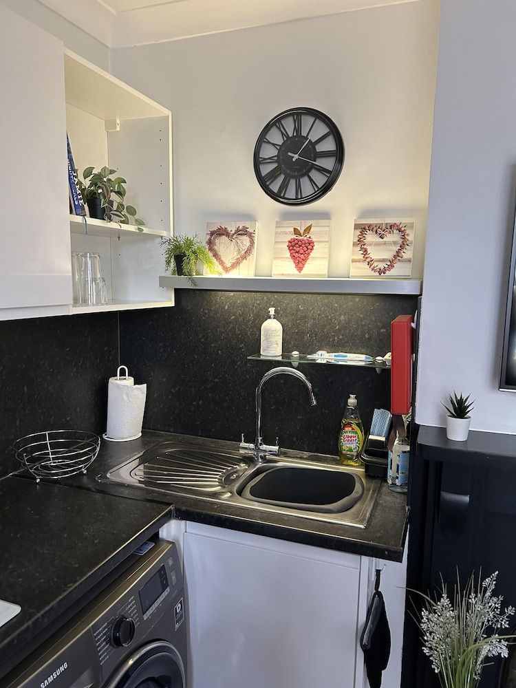 Inviting 1-bed Unit in Watford