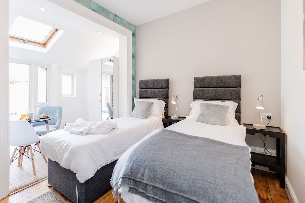 Business Triple Room, Private Bathroom