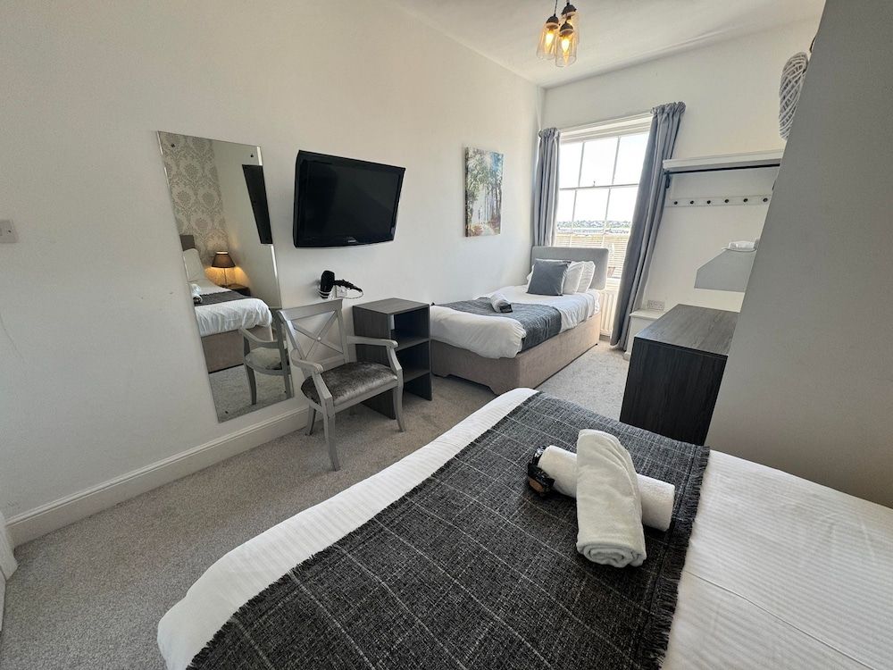 The Jubilee Hotel West- with Spa Facilities Silver Family of 3 5