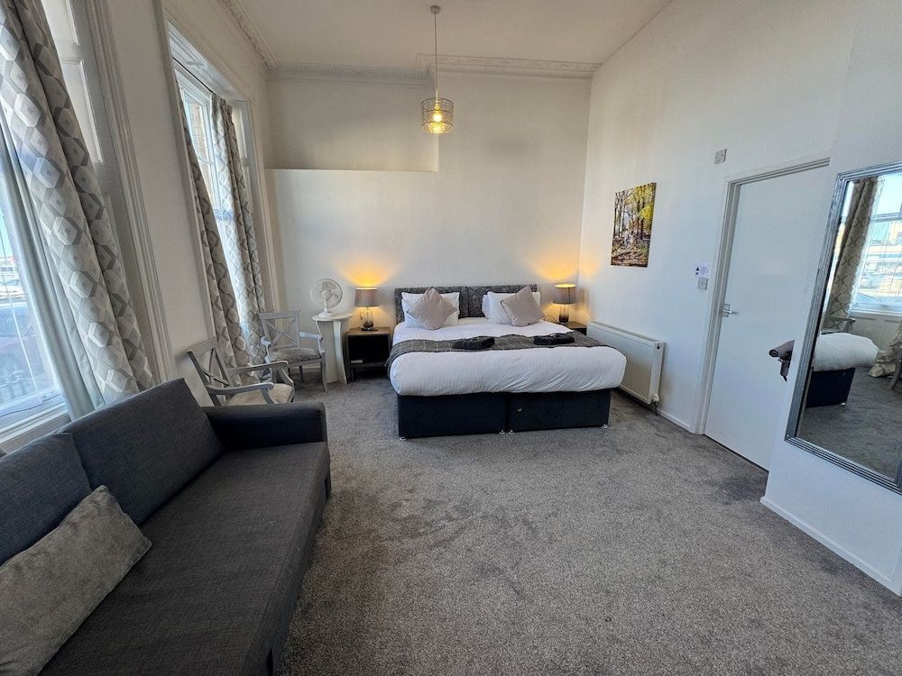 The Jubilee Hotel West- with Spa Facilities Gold Seaview Double + Sofa Bed 3