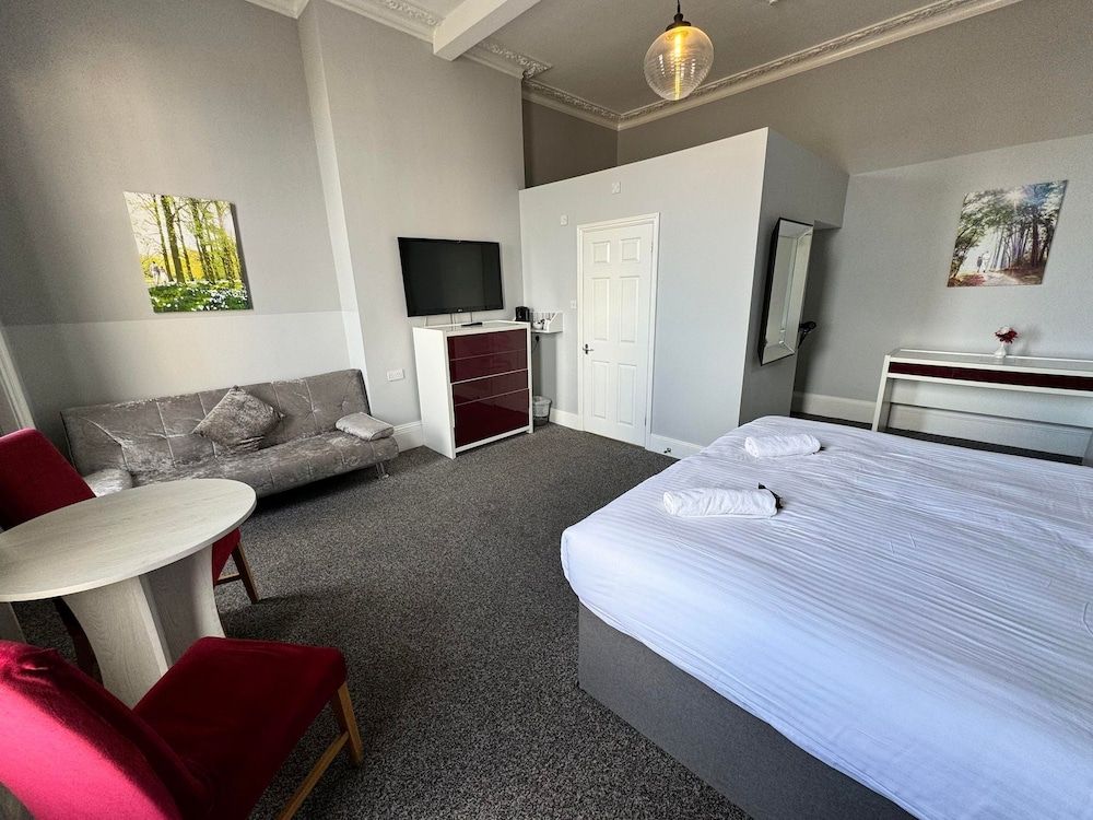 The Jubilee Hotel West- with Spa Facilities Gold Seaview Double + Sofa Bed 2