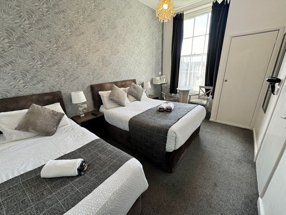 The Jubilee Hotel West- with Spa Facilities Silver Family of 3 2