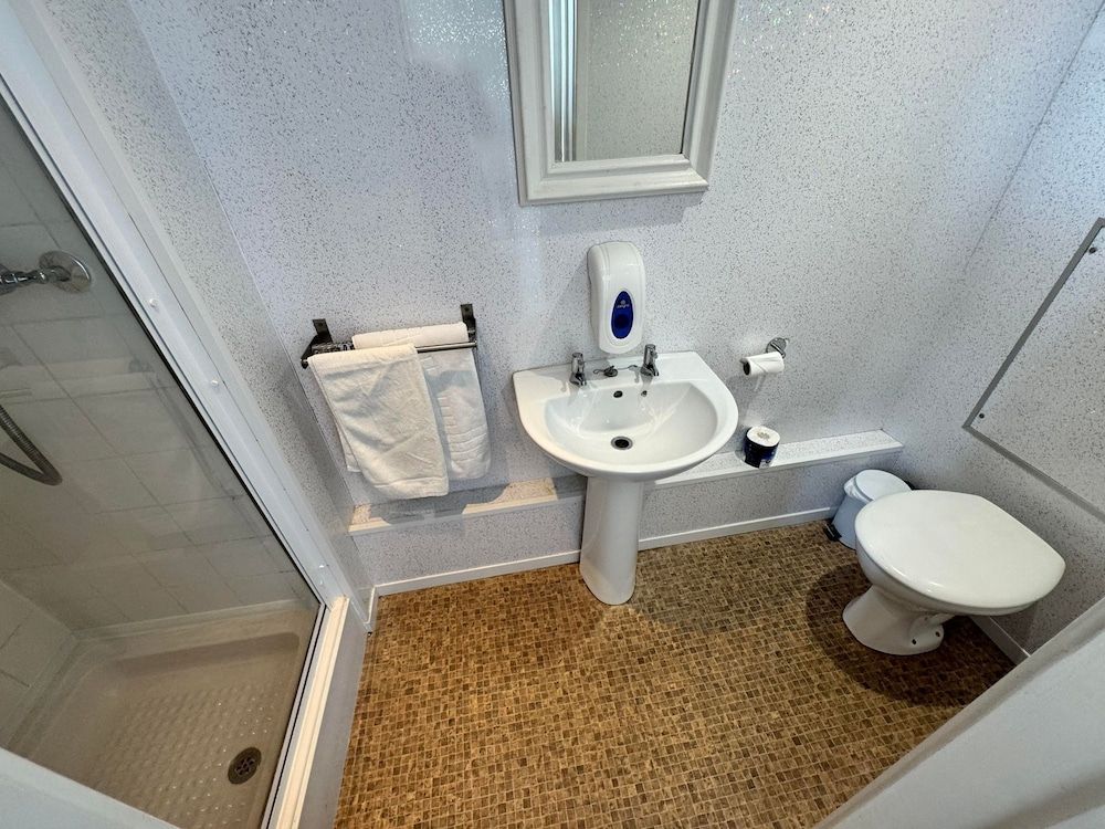 The Jubilee Hotel West- with Spa Facilities Silver Family of 3 9