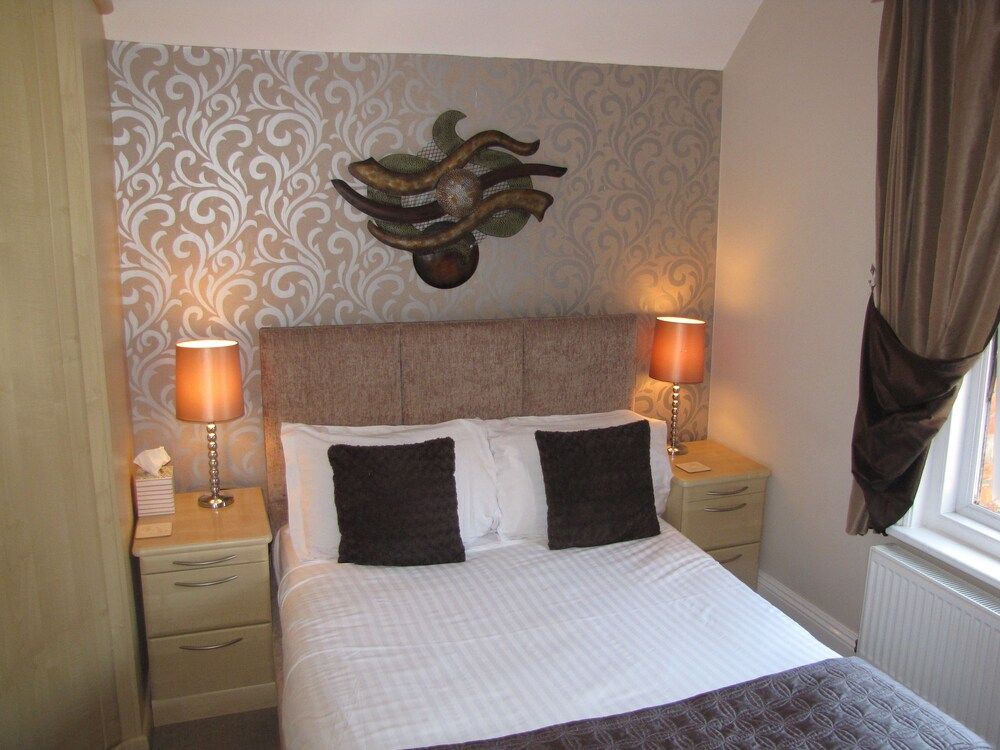 Small Double Room (Second Floor)