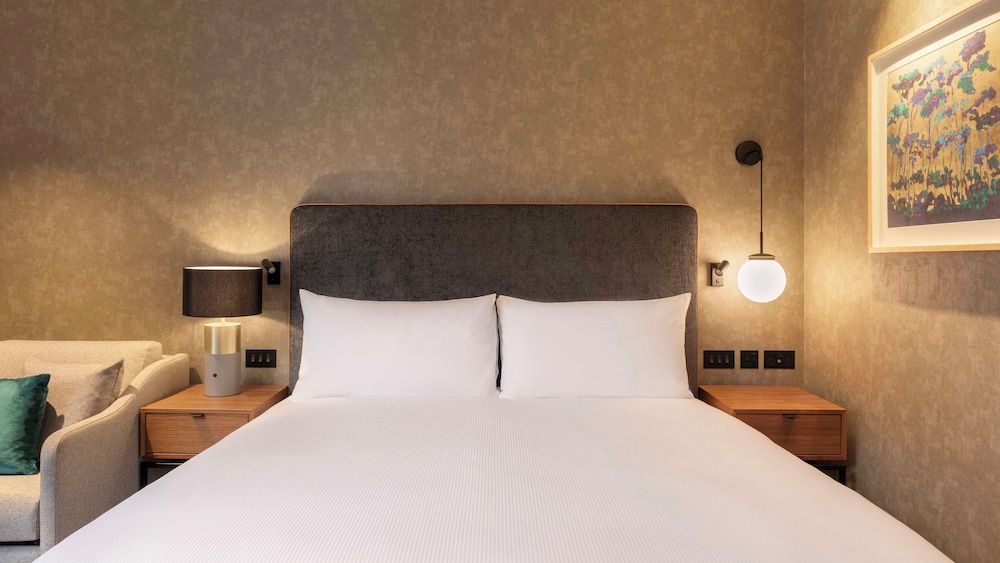 Hilton Woking