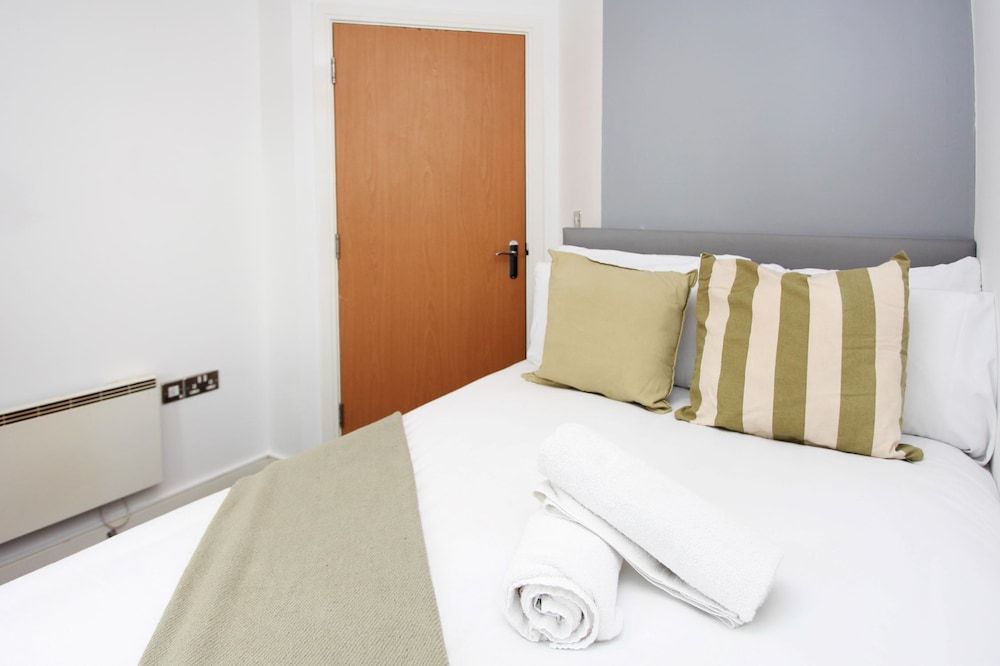 Albion Street Apartments Apartment 6