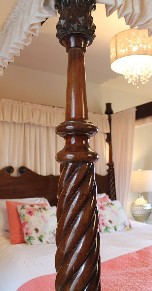 Colston Hall Farmhouse B&B Deluxe Double Room with Four Poster Bed 2