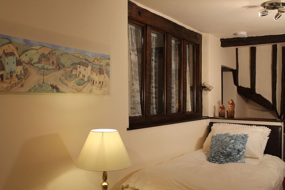 Colston Hall Farmhouse B&B Twin Room with Shower 2