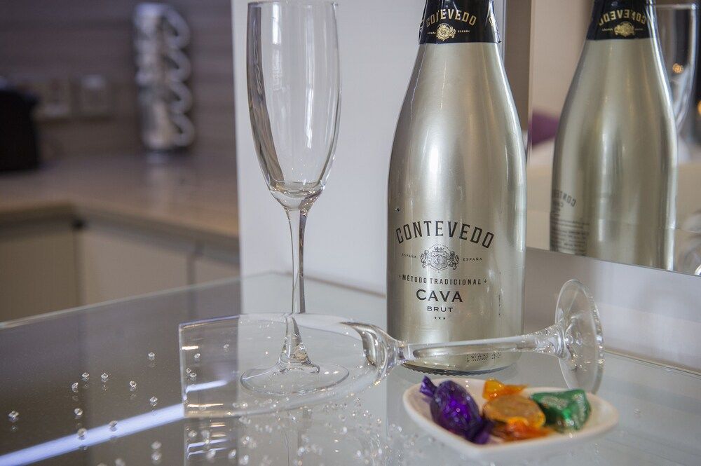 Chocolets - The Quality Suite Deluxe Studio, Ensuite, River View (Apt 43) 23