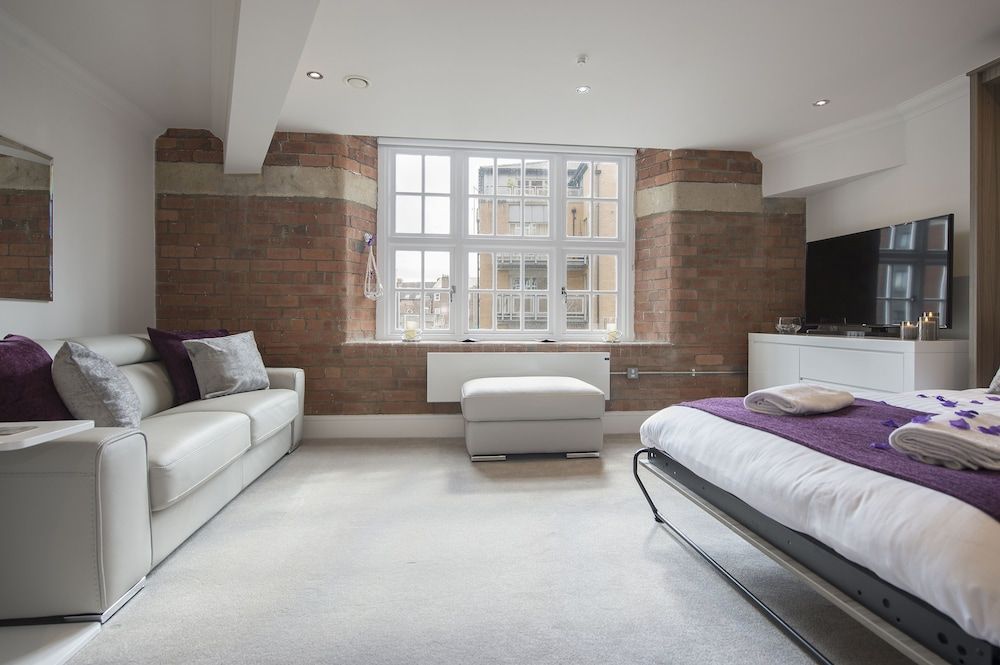 Chocolets - The Quality Suite Deluxe Studio, Ensuite, River View (Apt 43) 7