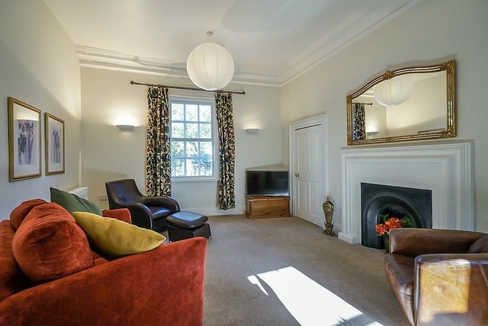 undefined Luxurious Georgian Central Apartment -Parking - 1 9