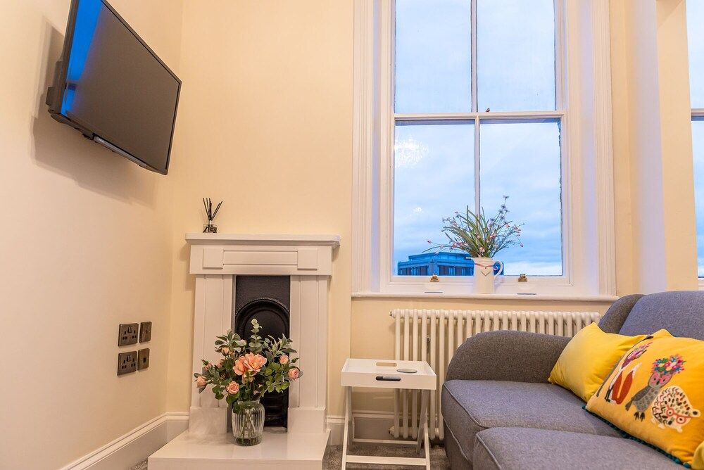 Shambles  Newly Converted Luxury Apartment 11