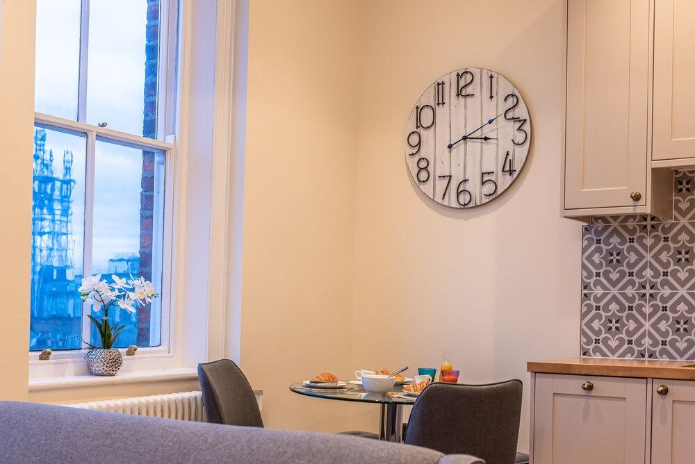 Shambles  Newly Converted Luxury Apartment 7