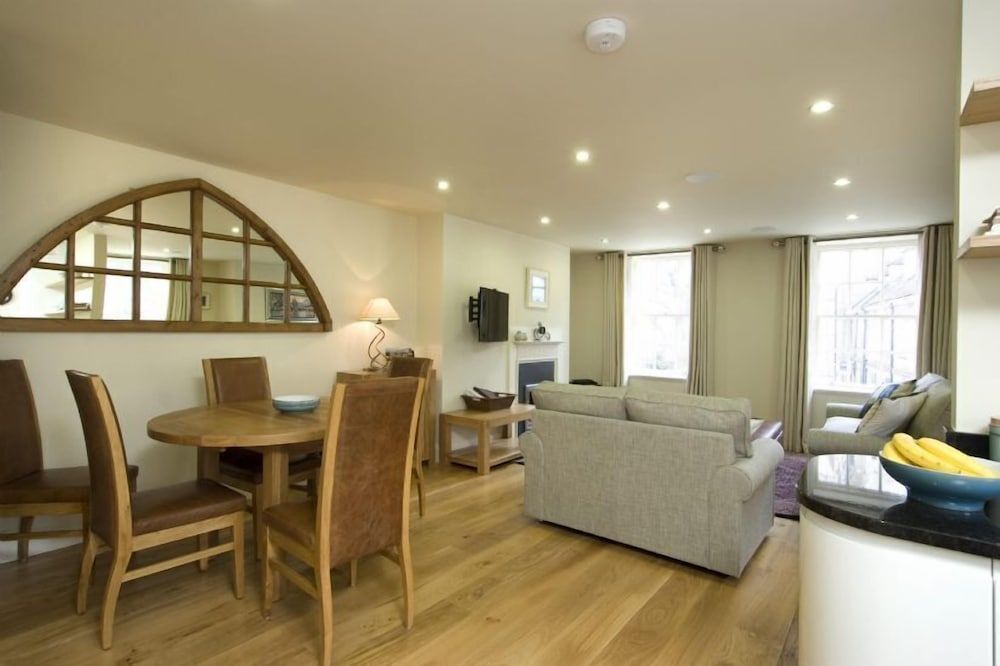 undefined The Brierley 6