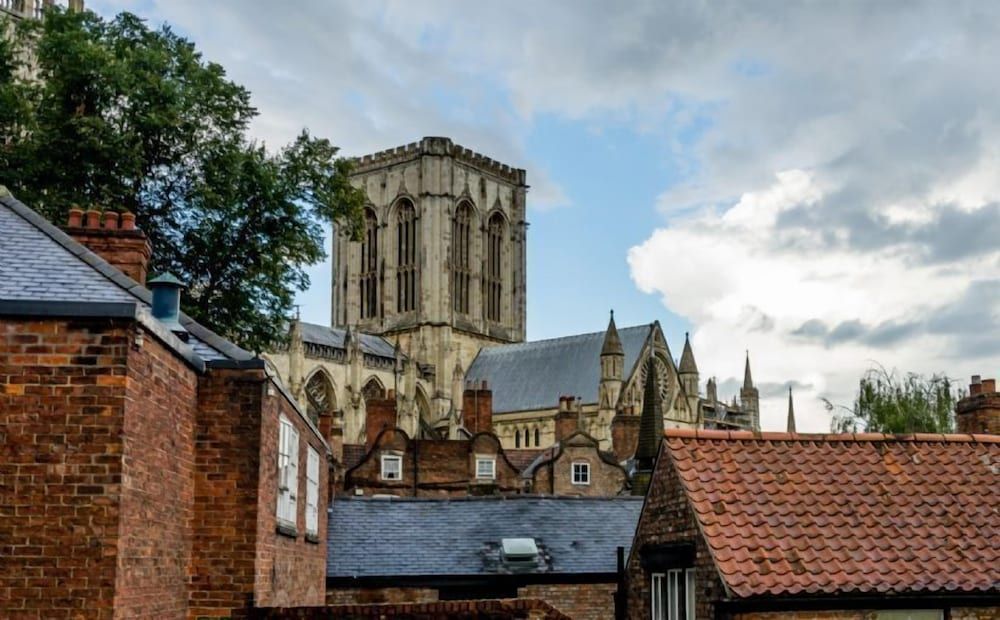 undefined Stonegate Court 2