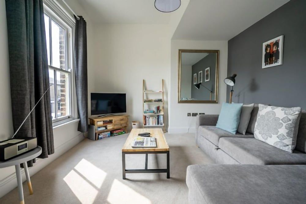 Nunnery Lane Room 11