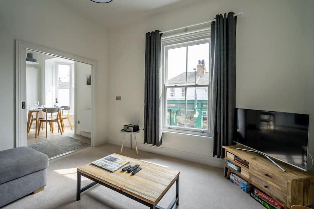 Nunnery Lane Room 14