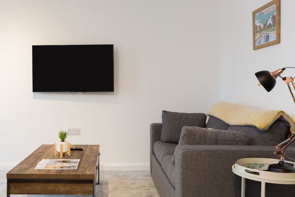 undefined The Aura Suite 7