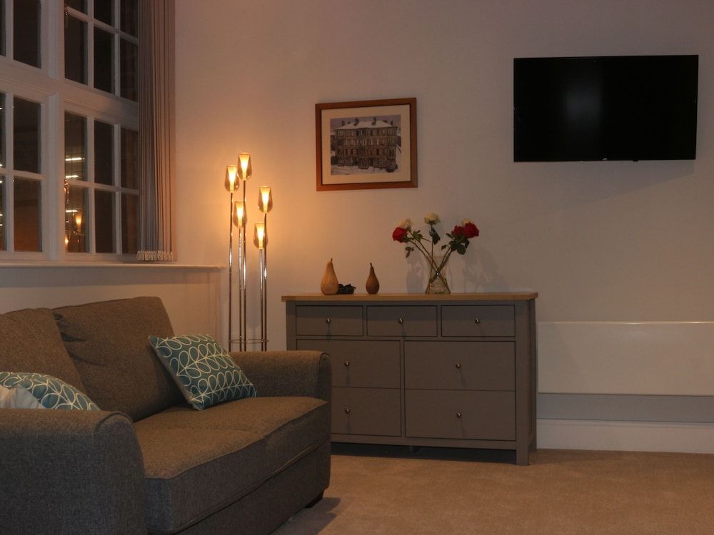 Chocolets - The Foss Suite Luxury Studio, Ensuite, River View (Apt 17 - City Centre ) 16