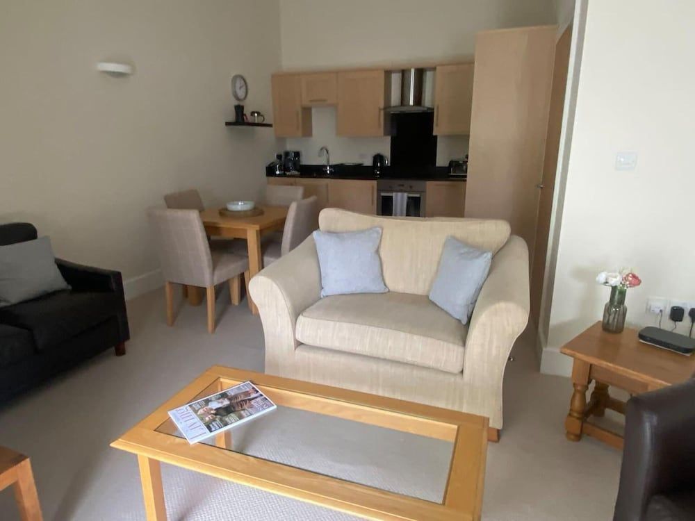 undefined Immaculate 2-bed Apartment in York City Centre 8