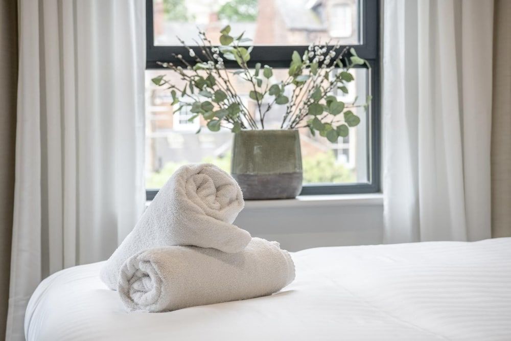 The Quadrant The Carillon Suite City Apartment, Ensuite (The Carillon Suite) 8