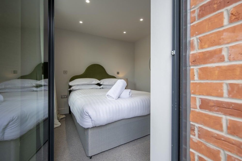 The Quadrant The Carillon Suite City Apartment, Ensuite (The Carillon Suite) 2