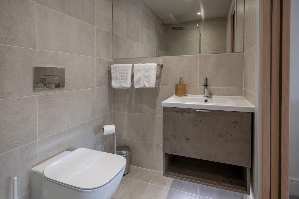 The Quadrant The Carillon Suite City Apartment, Ensuite (The Carillon Suite) 19