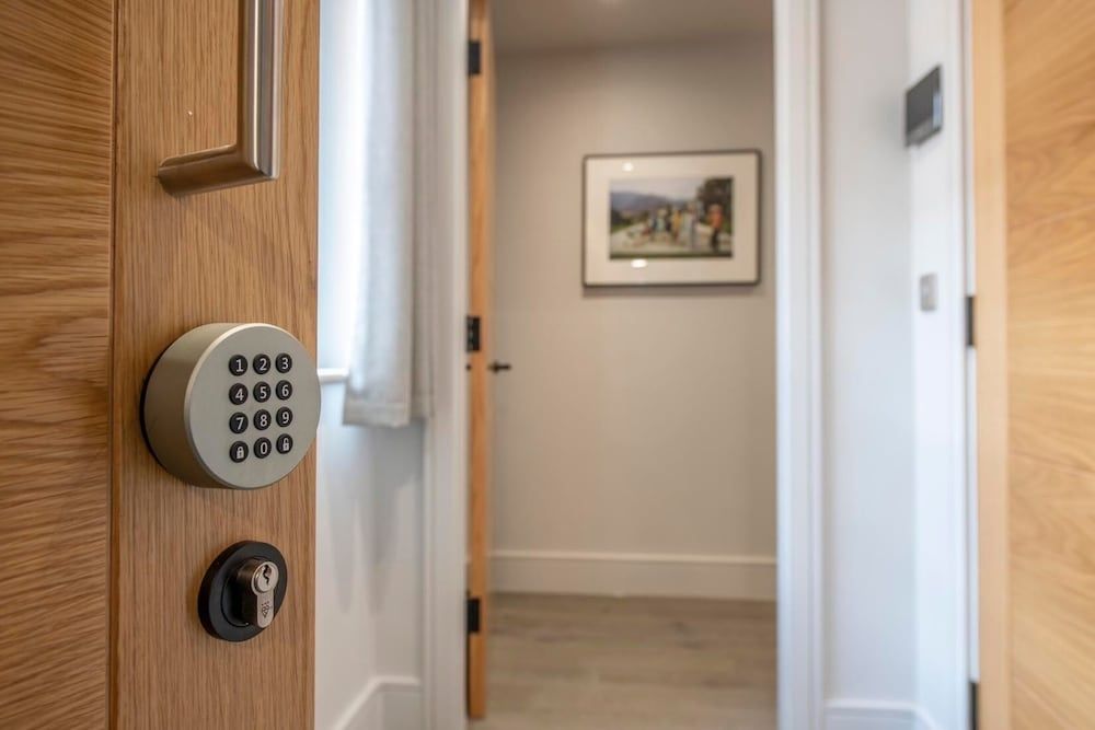 The Quadrant - The Garret Luxury Apartment, Ensuite (Apartment 8) 16