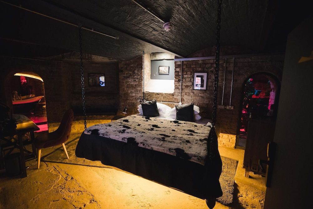 undefined Impossible Motel 5