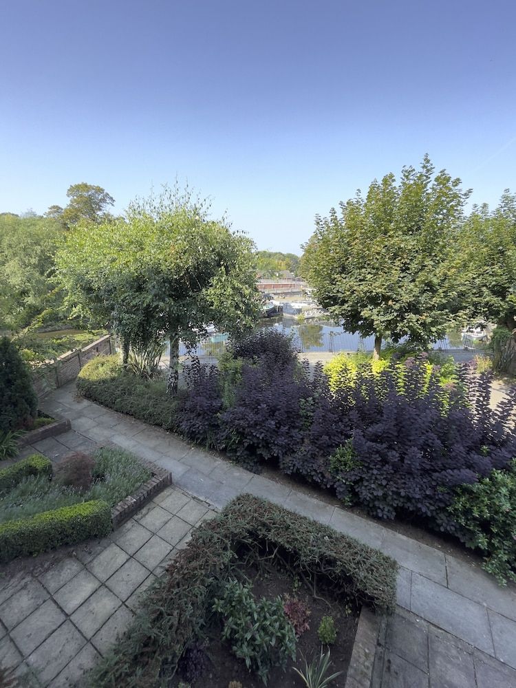 5 Lockside Free Secure Parking House, Private Bathroom 22