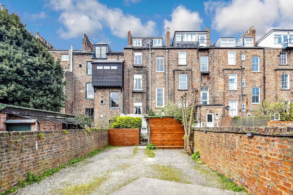 undefined No. 21 York 4