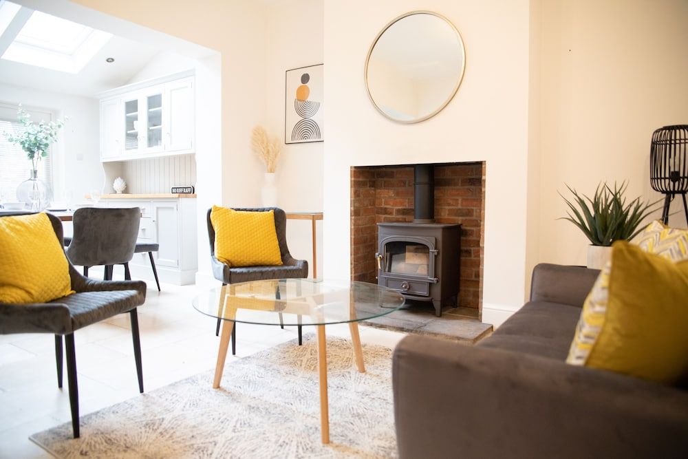 undefined York Minster-3 Bed-sleeps 6-fireplace-free Parking
