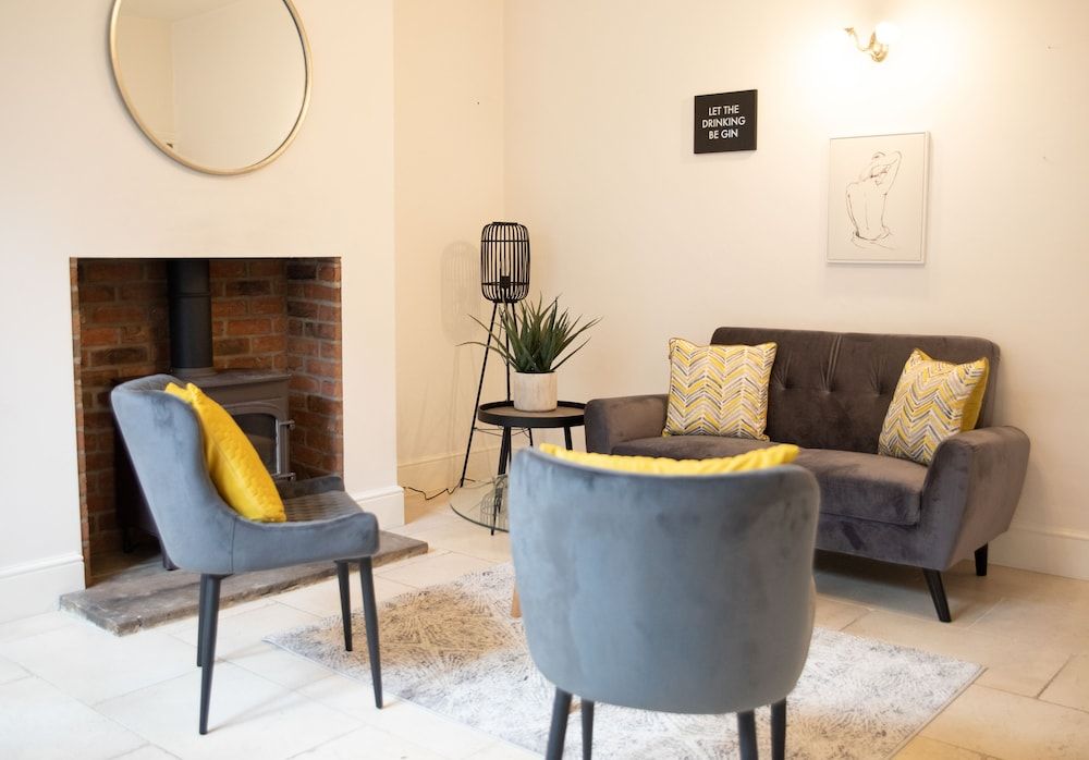York Minster-3 Bed-sleeps 6-fireplace-free Parking House 9