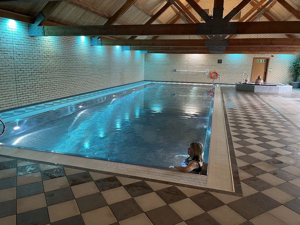 undefined Oak Boutique Lodge Includes hot Tub, air con & dog 3