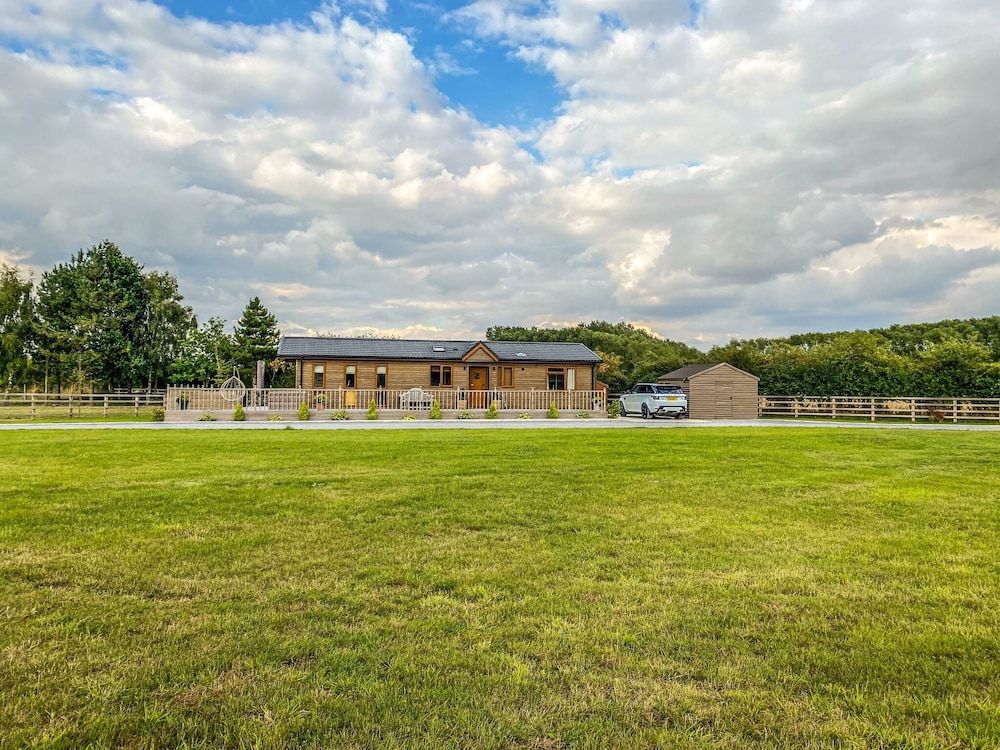 Immaculate 3-bedroom Private Lodge Near York