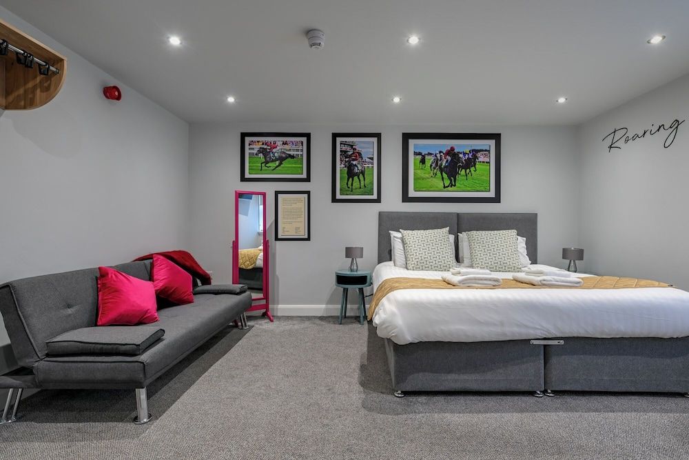 undefined Stableside at York Racecourse 5