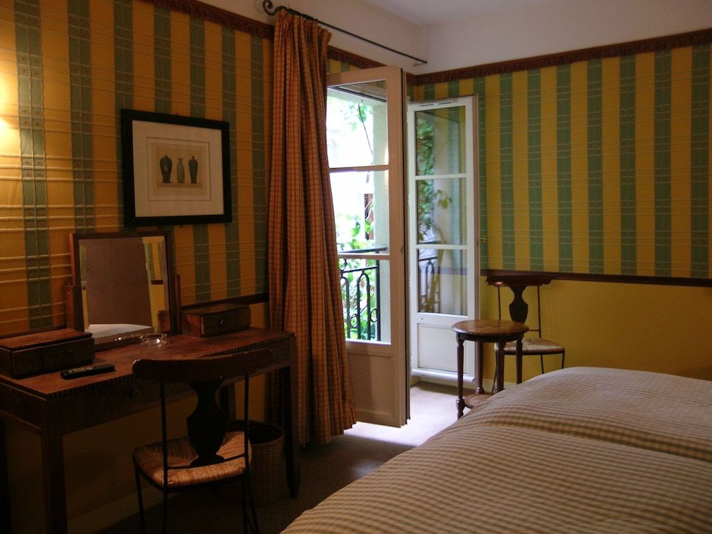 Le Relais Saint Sulpice Classic Twin Room 9