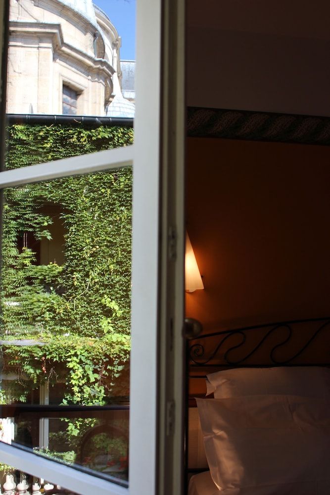 Le Relais Saint Sulpice Classic Twin Room 3