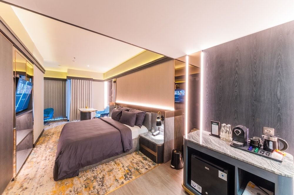 Pentacity Hotel Balikpapan Business Room