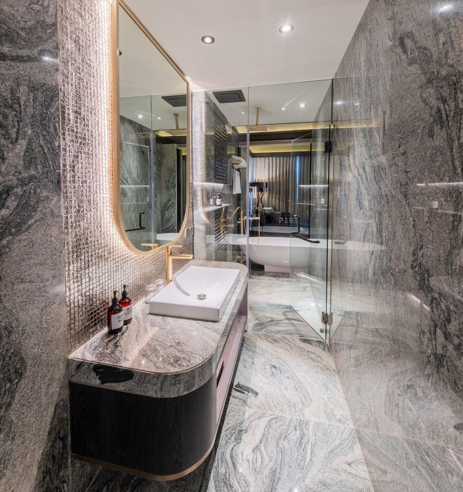 Pentacity Hotel Balikpapan Business Room 12