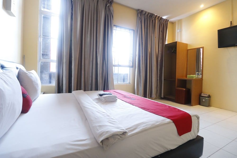 RedDoorz Plus near DC Mall Batam Double Room 6