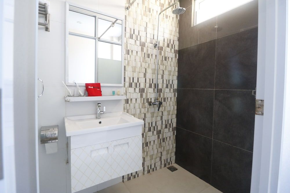 RedDoorz Plus @ Tanjung Uncang Batam Double Room 10