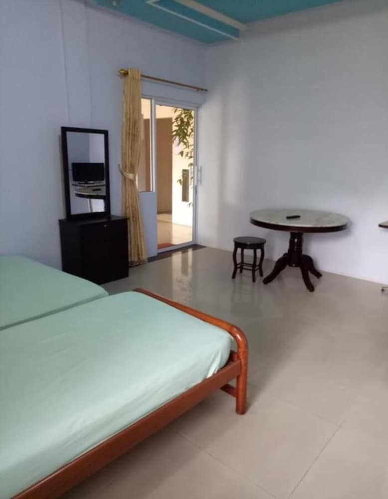 Tachi Stay Guesthouse Syariah Deluxe Room 13