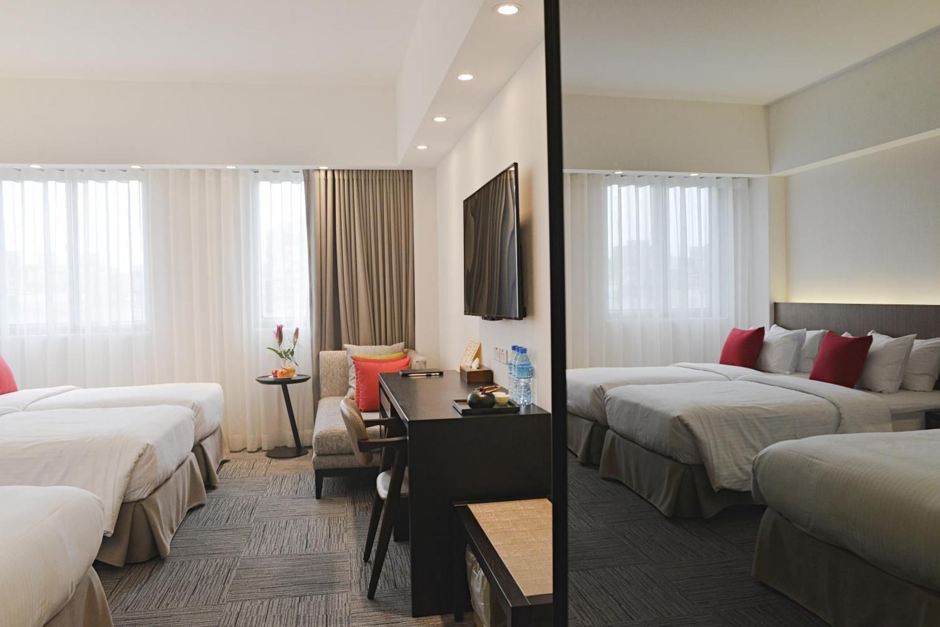 Deluxe Triple - 3 Single Beds