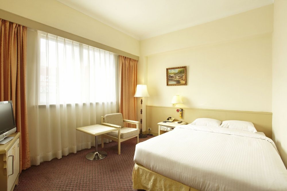 undefined Emperor Hotel 4