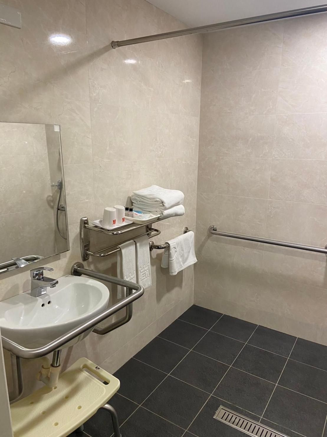 Twin Room - Disability Access